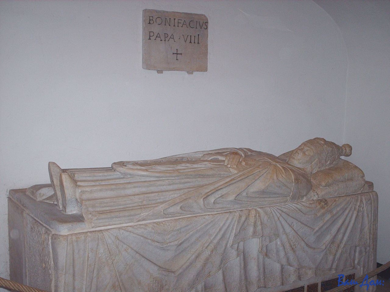 Юбилей 1280px-Tomb_of_Boniface_VIII