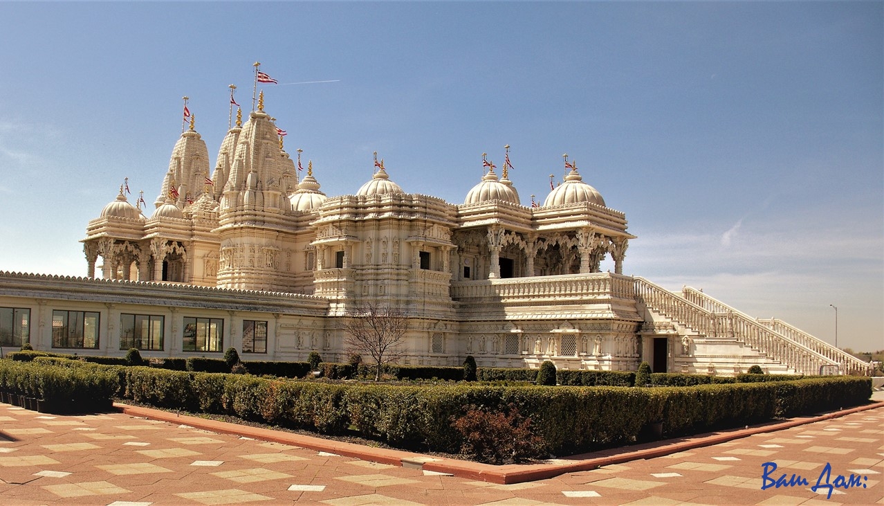 храм BAPS Shi Swaminarayan Mandir